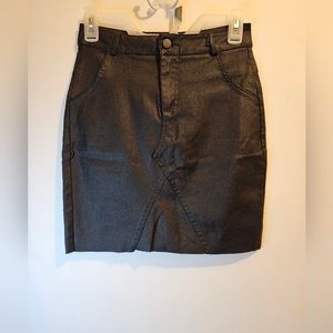 Women's Junior Faux Leather Raw Edge Black Skirt Size L #W-420